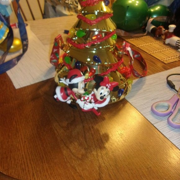 Disney Holiday 5th Anniversary Mickey Minnie Disney World Gold